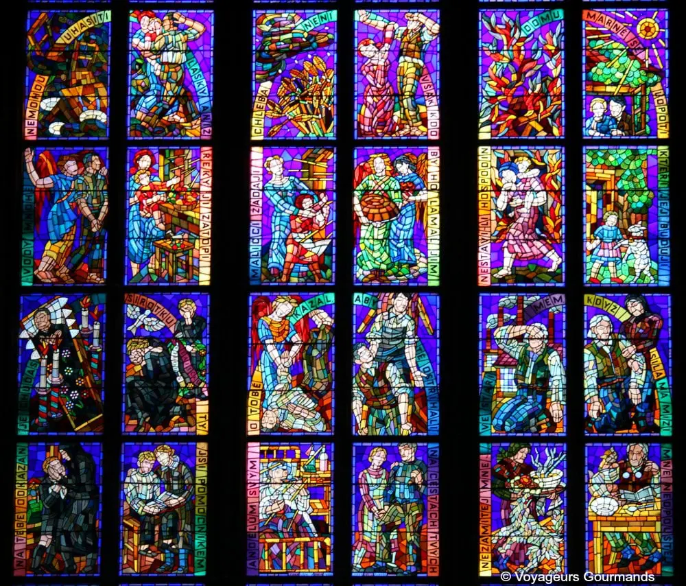Cathedrale saint guy vitraux 8