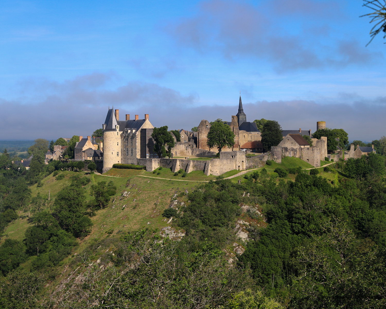 visiter sainte suzanne 11
