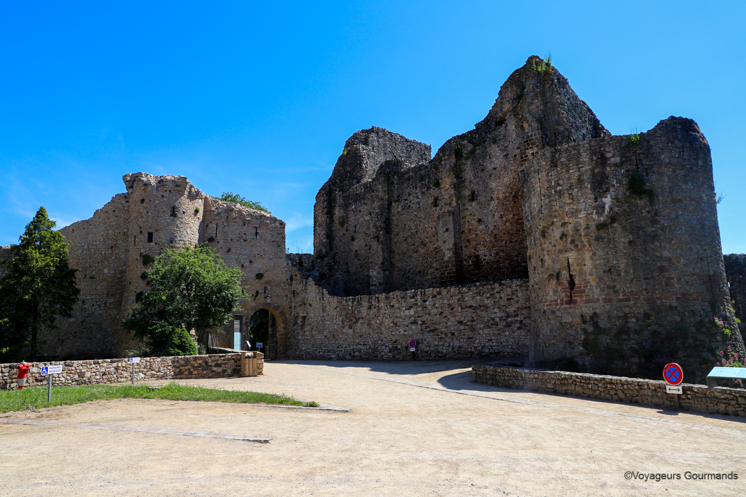 visiter sainte suzanne 32