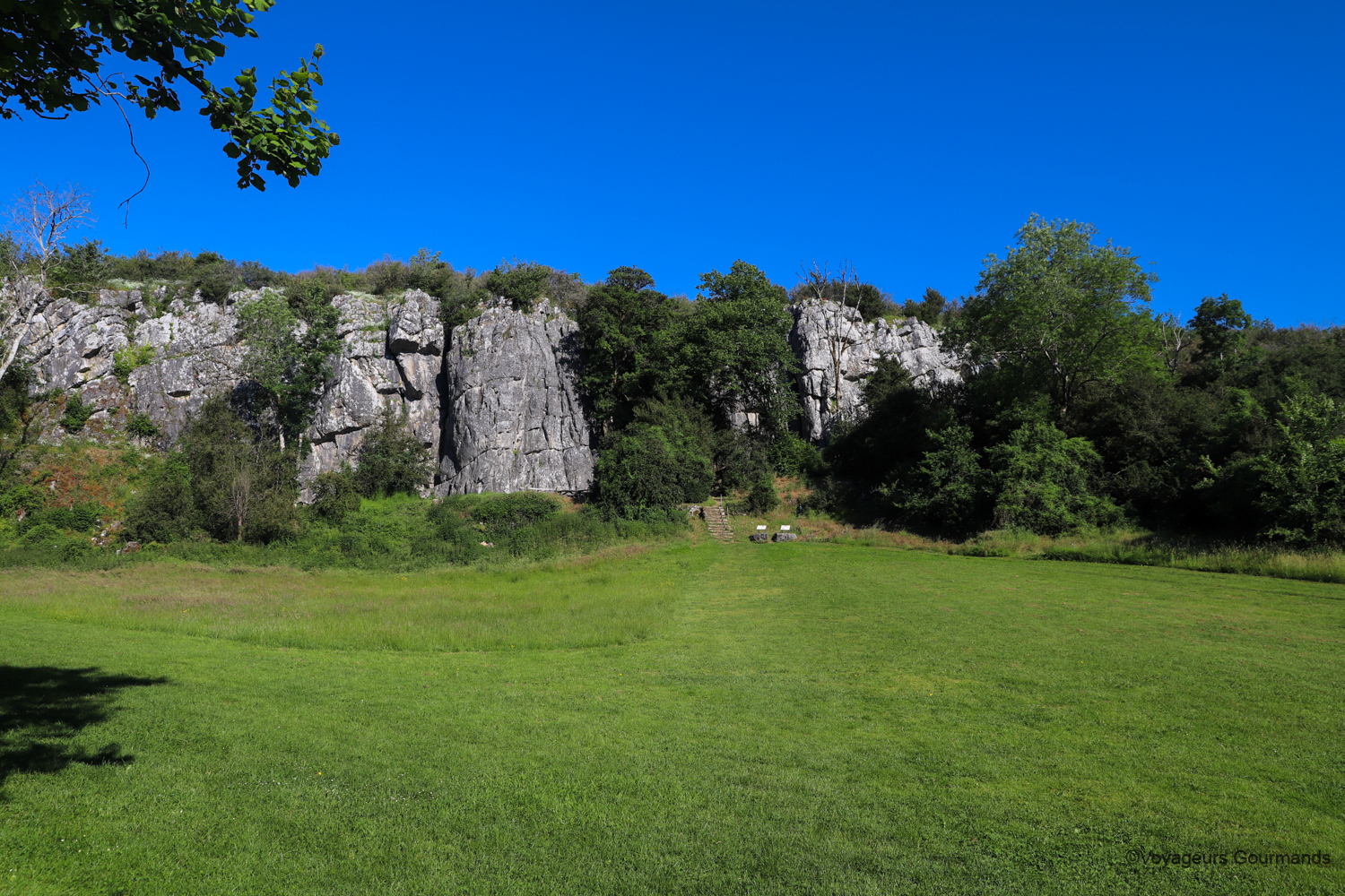 visiter sainte suzanne 37