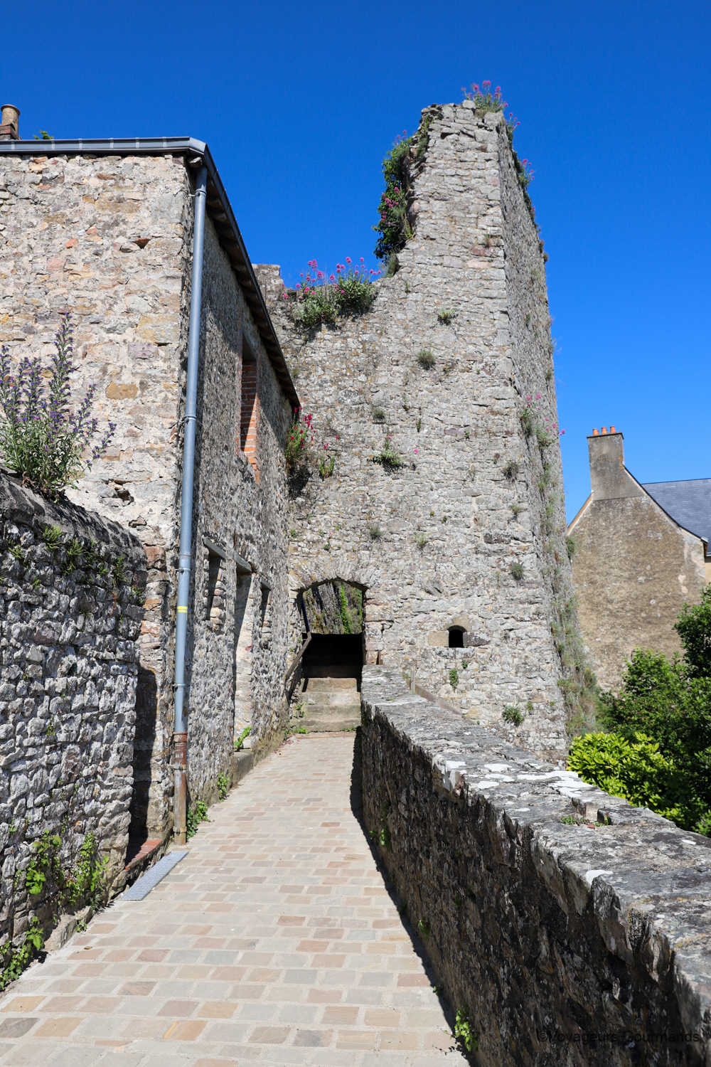 visiter sainte suzanne 46