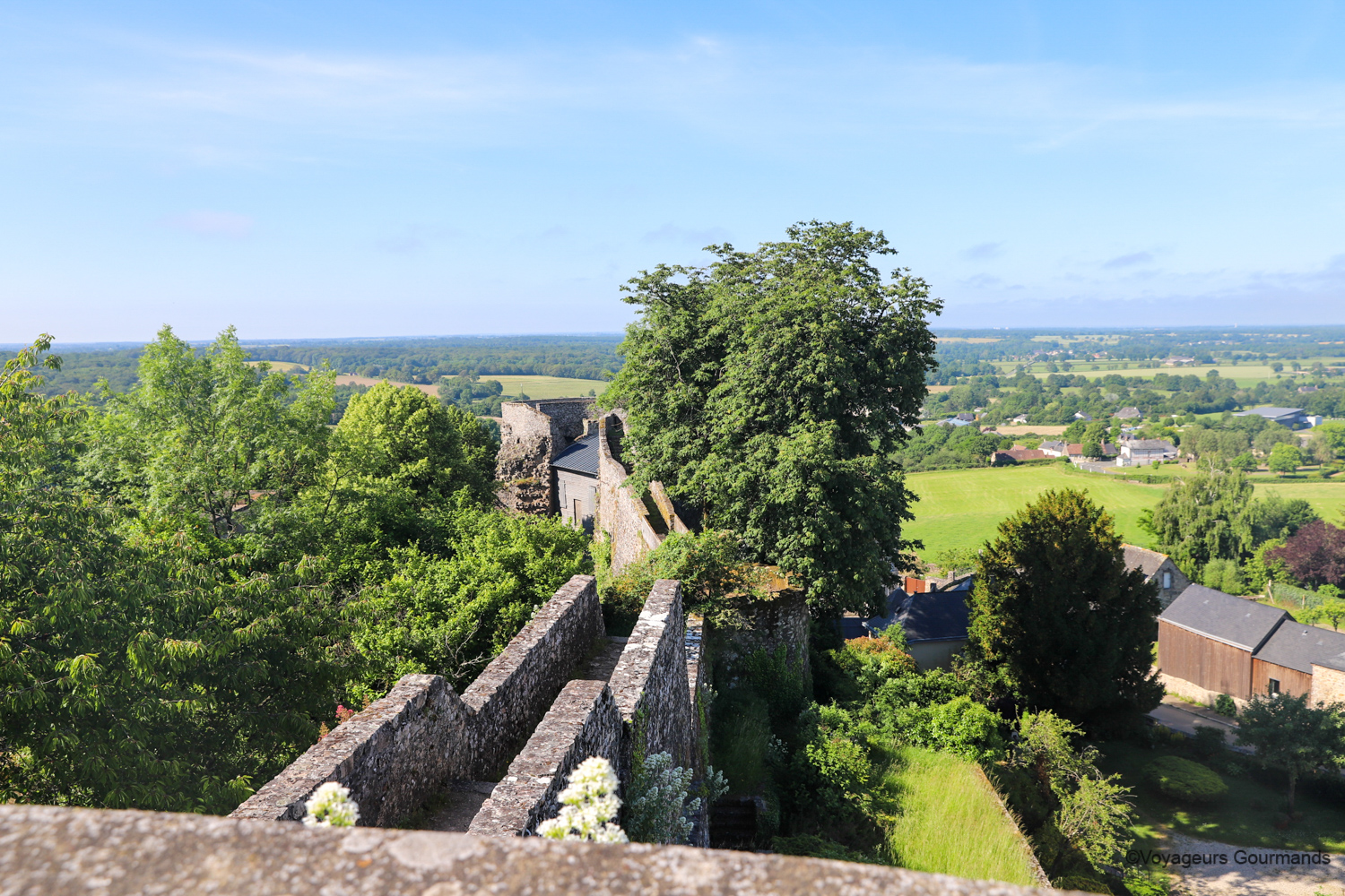 visiter sainte suzanne 51