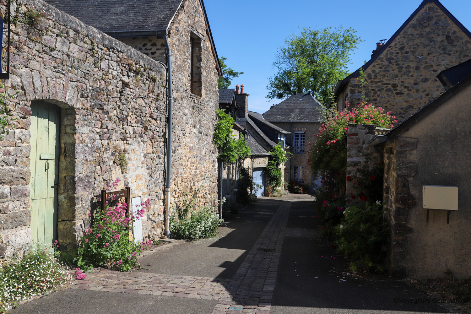 visiter sainte suzanne 52
