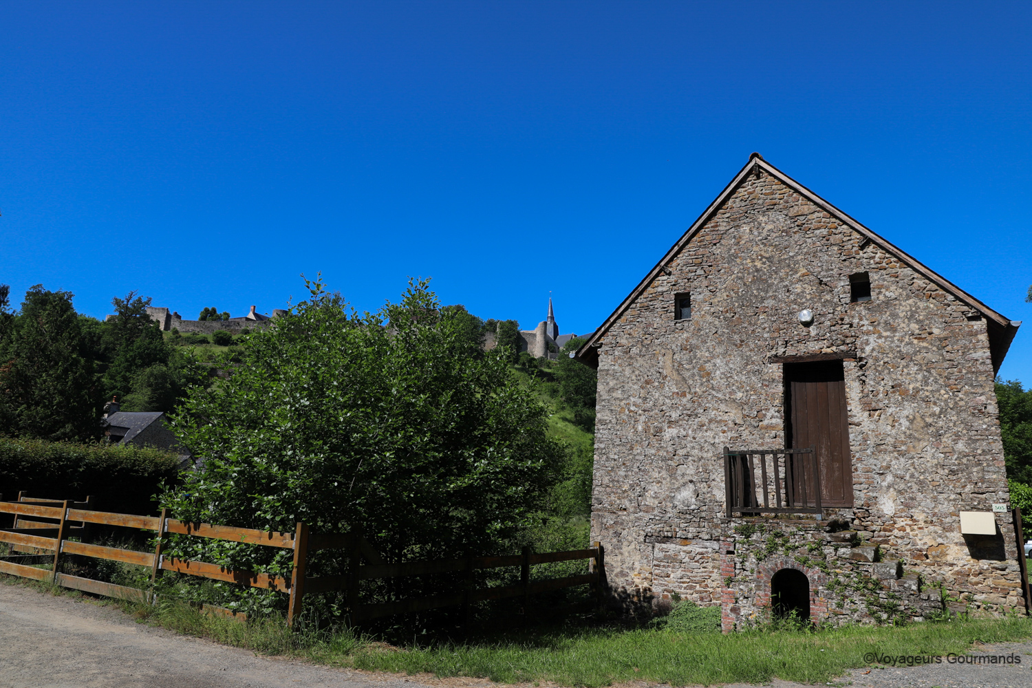 visiter sainte suzanne 55