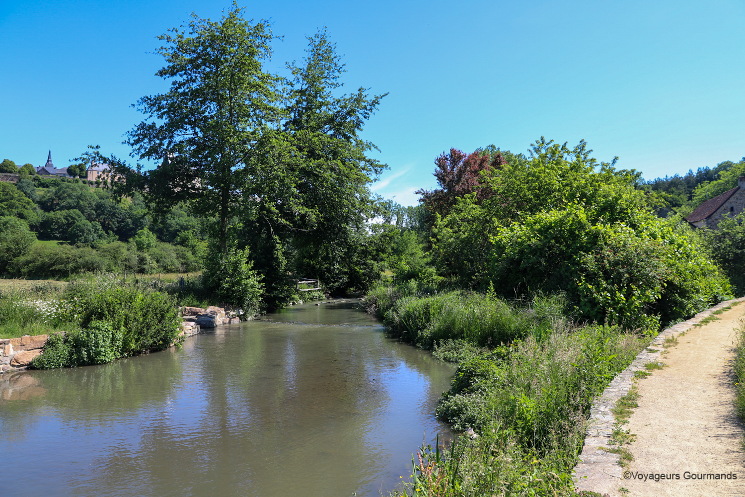 visiter sainte suzanne 58