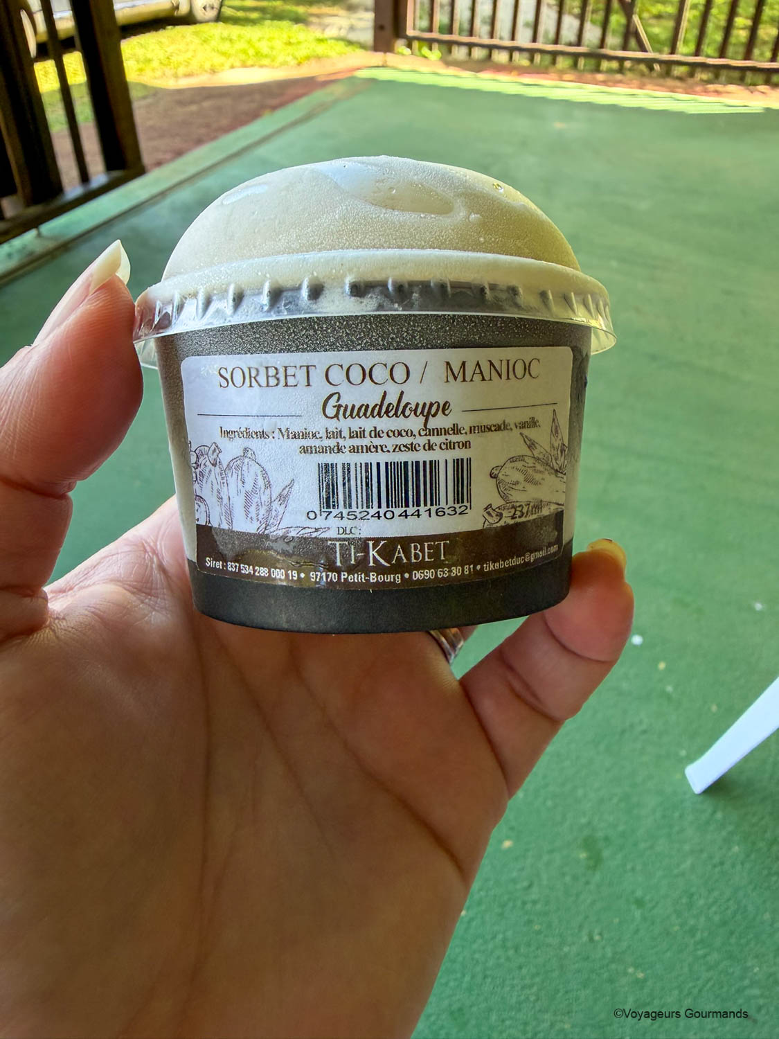 Pot de sorbet coco au manioc de la Kassaverie Ti-Kabet