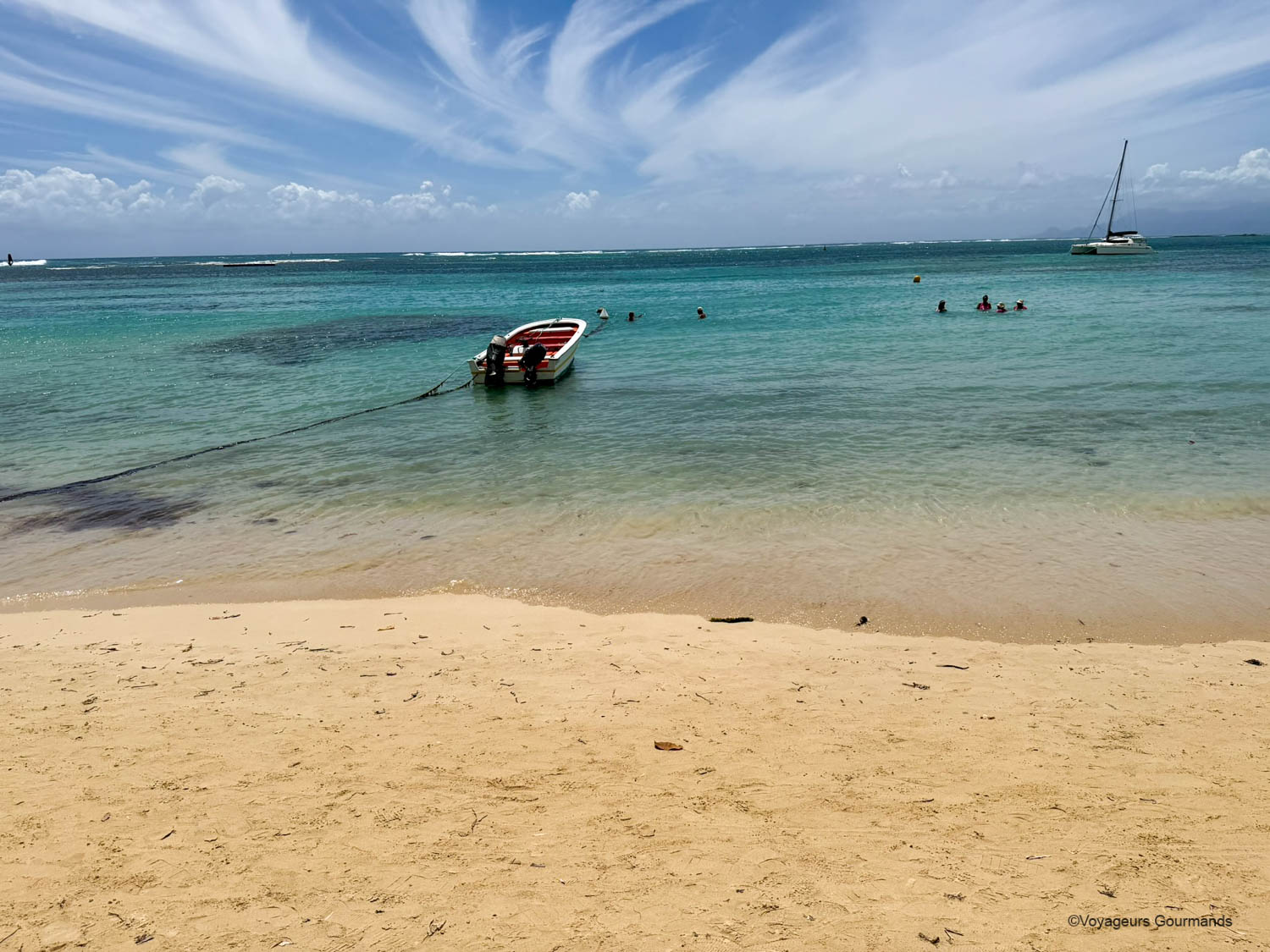 Lagon calme de la plage du bourg de Sainte-Anne, Guadeloupe